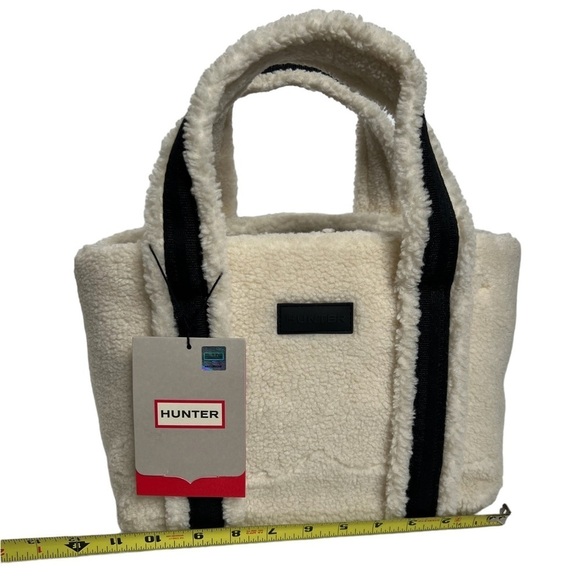 Hunter Wanderer Sherpa Mini Tote Bag White Faux Fur - Picture 17 of 17